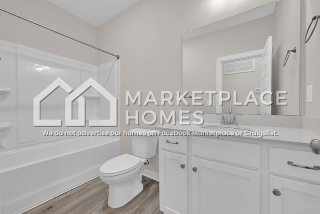 Building Photo - 170 Kings Wy