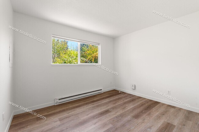 Building Photo - 8442 SE 23rd Ave