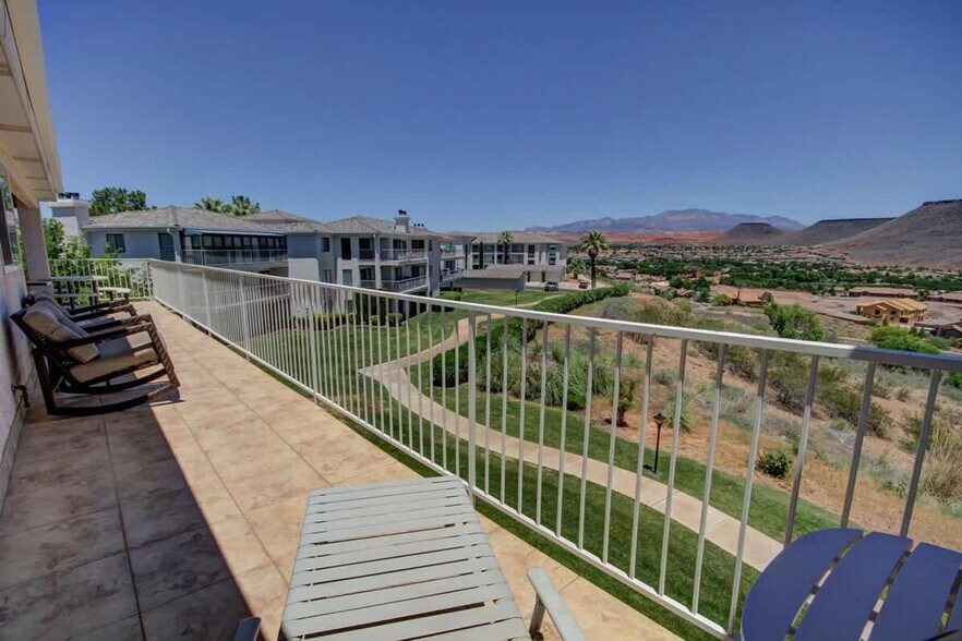 Building Photo - 1845 W Canyon View Dr