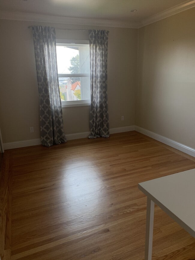 Building Photo - 1417 Sunnyslope Ave