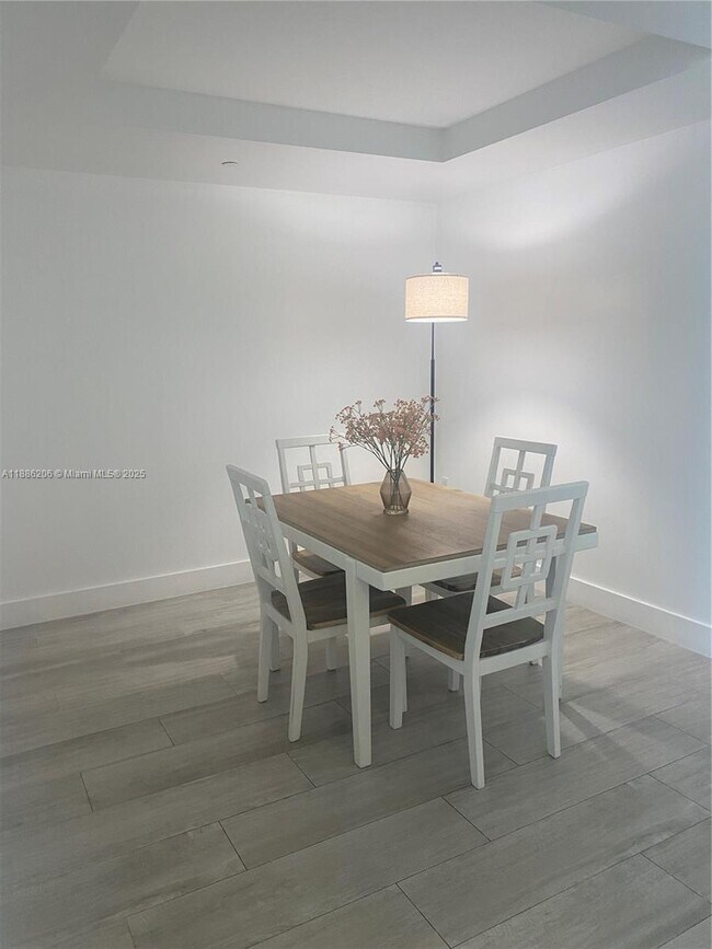 Building Photo - 121 NE 34th St