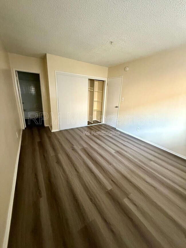 Building Photo - 6645 Etiwanda Ave