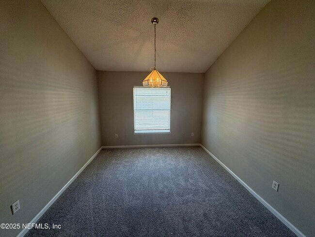 Building Photo - 2821 Cross Creek Dr