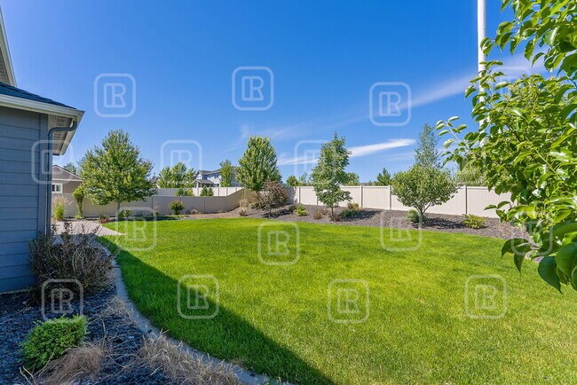 Building Photo - 17823 E Daystar Rd