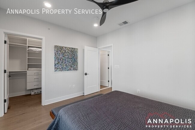 Building Photo - 285 West St