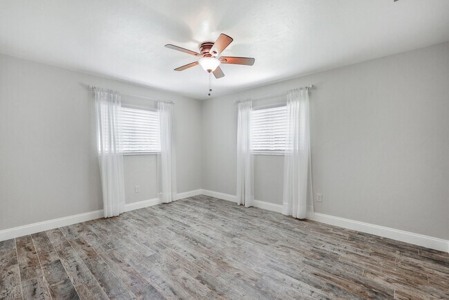 Building Photo - Secluded Annual Rental-  3 Bedroom 2 Bath Pool Home In Spanish Wells