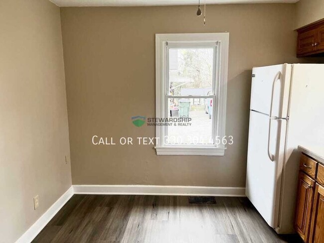 Building Photo - 133 Catherine St