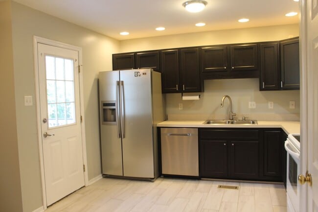 Building Photo - Great Rental Available in Chesterfield