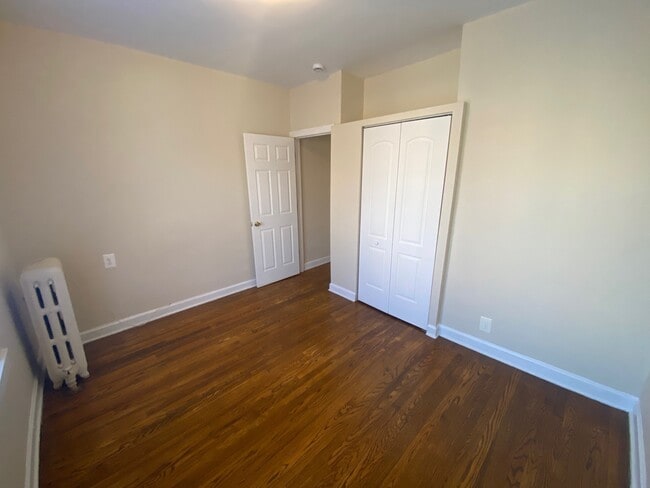 Building Photo - 1341 W Touhy Ave