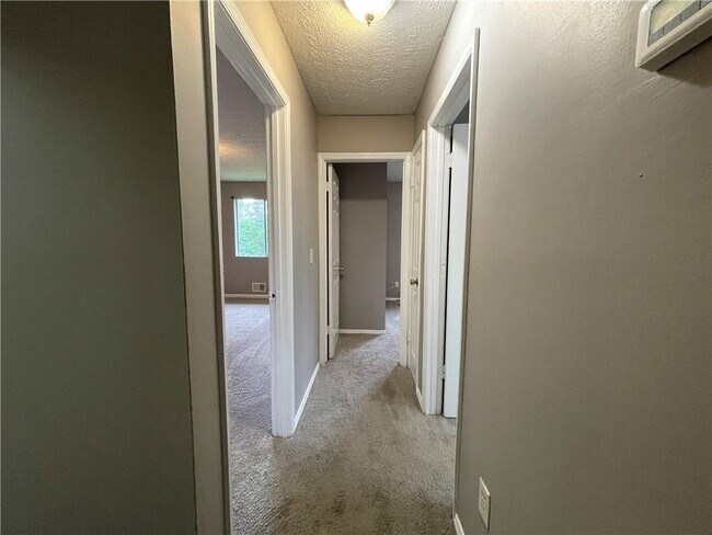 Building Photo - 4554 Doral Dr SW