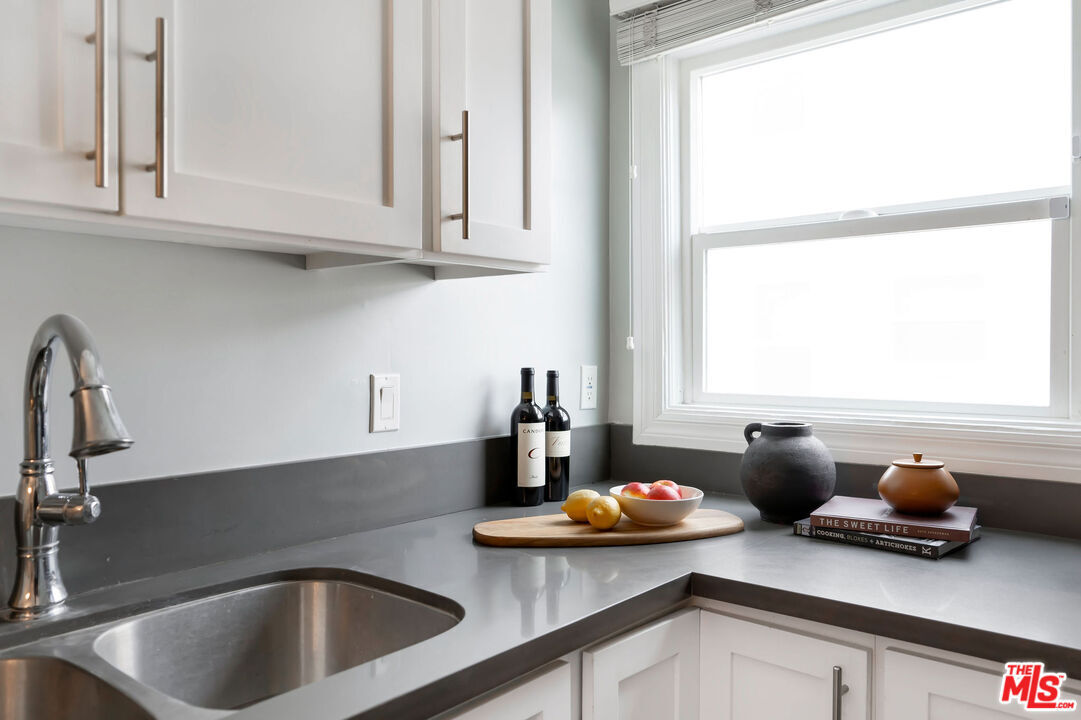 Kitchen - 4520 W 11th Pl