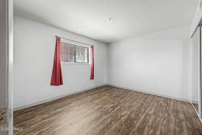 Building Photo - 4704 E Paradise Village Pkwy N