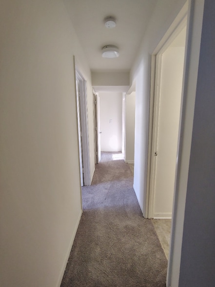 Building Photo - 600 Reusens Rd