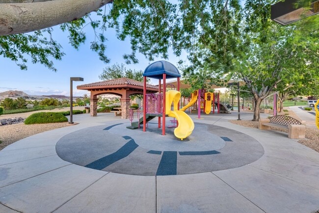 Building Photo - Welcome to your dream home located in the prestigious guard-gated community of Tuscany in Henderson!