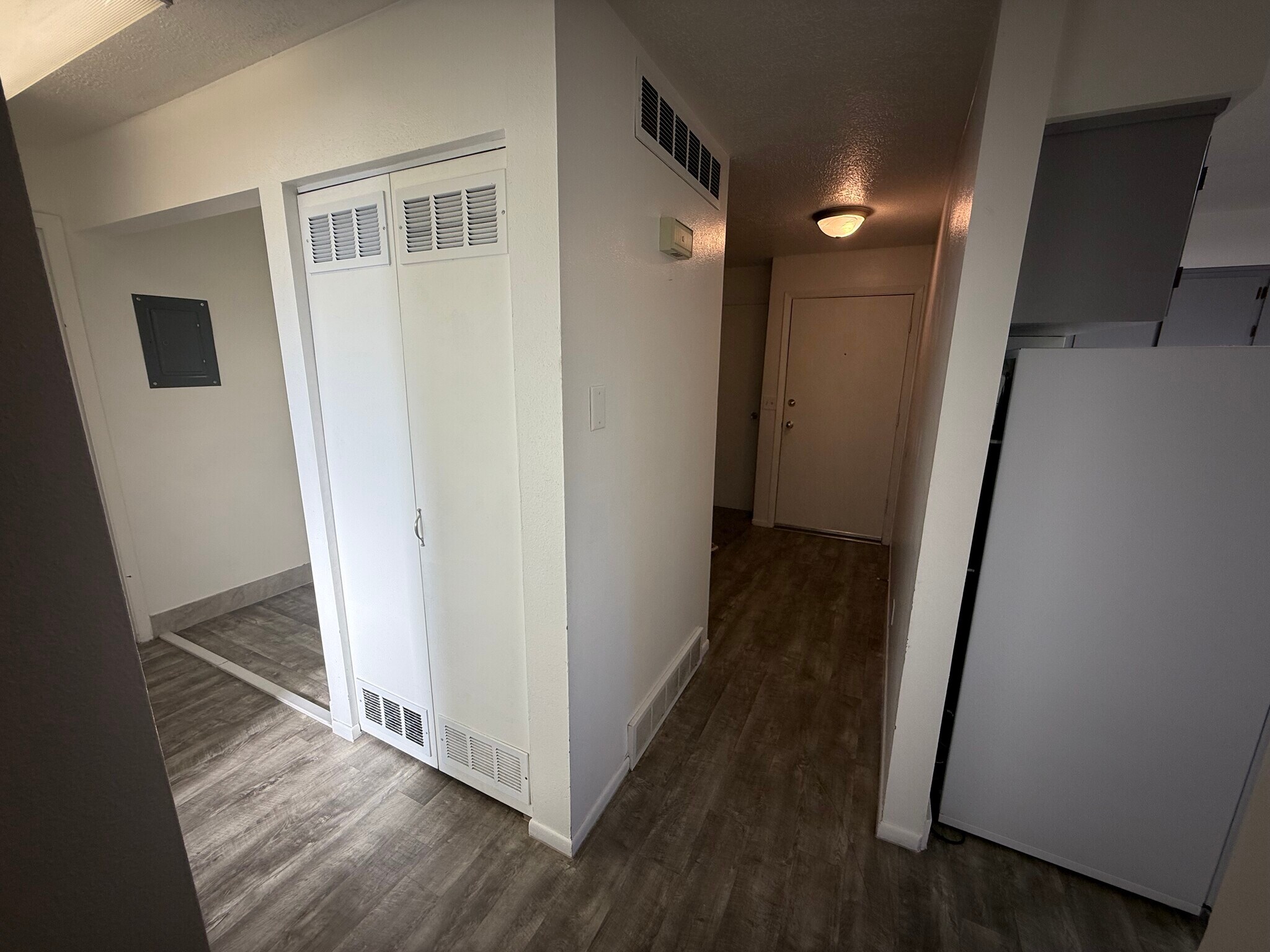 Building Photo - 231 S 400 W
