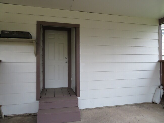 Building Photo - 5010 Walker St