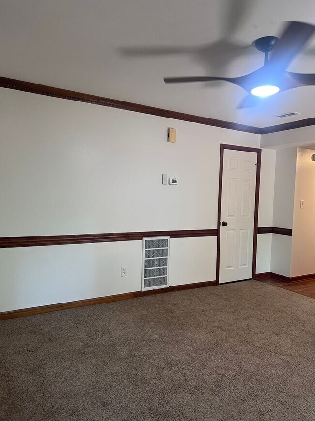 Building Photo - 2 Academy Ln