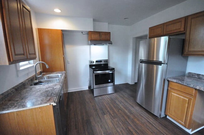 Building Photo - 1333 N 6th St