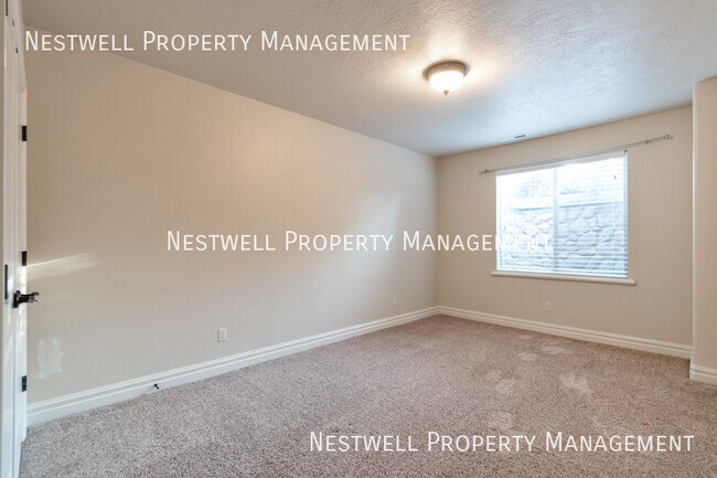 Building Photo - 10252 Eden Crest Rd