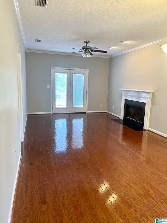 Building Photo - 2212 Ascot Ln