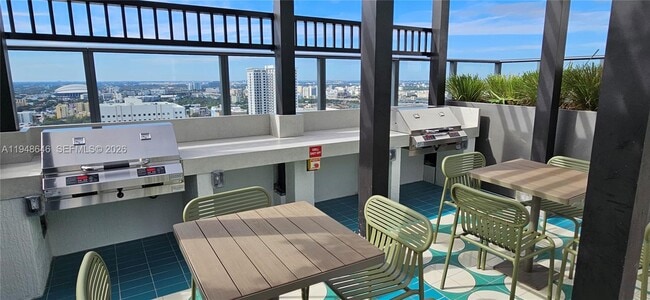 Building Photo - 11 NE 6th St