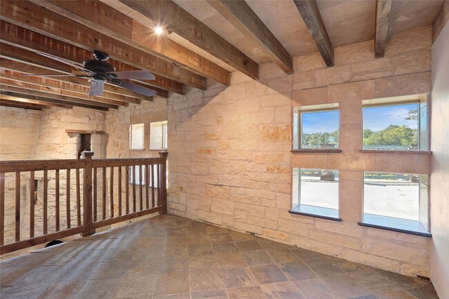 Building Photo - 614 Pine Gully Rd