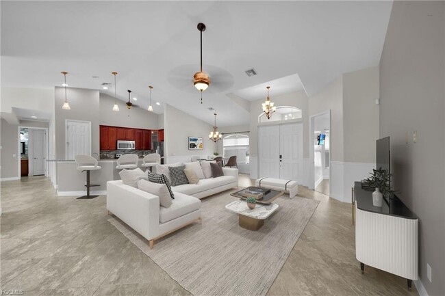 Building Photo - 3326 SW 8th St