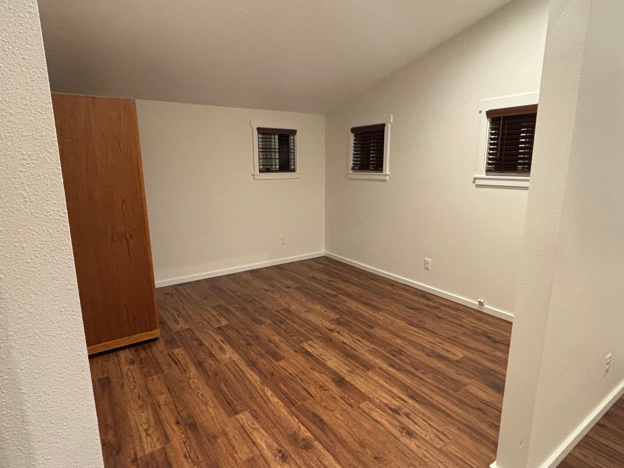 Building Photo - 11573 Ridge Rim Trl SE