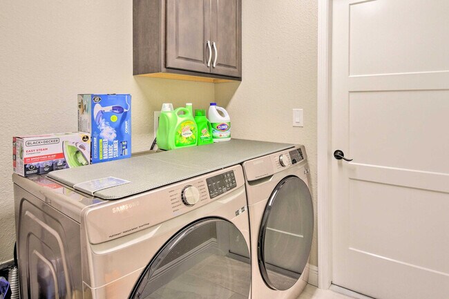 Building Photo - 2894 Maximo Rd