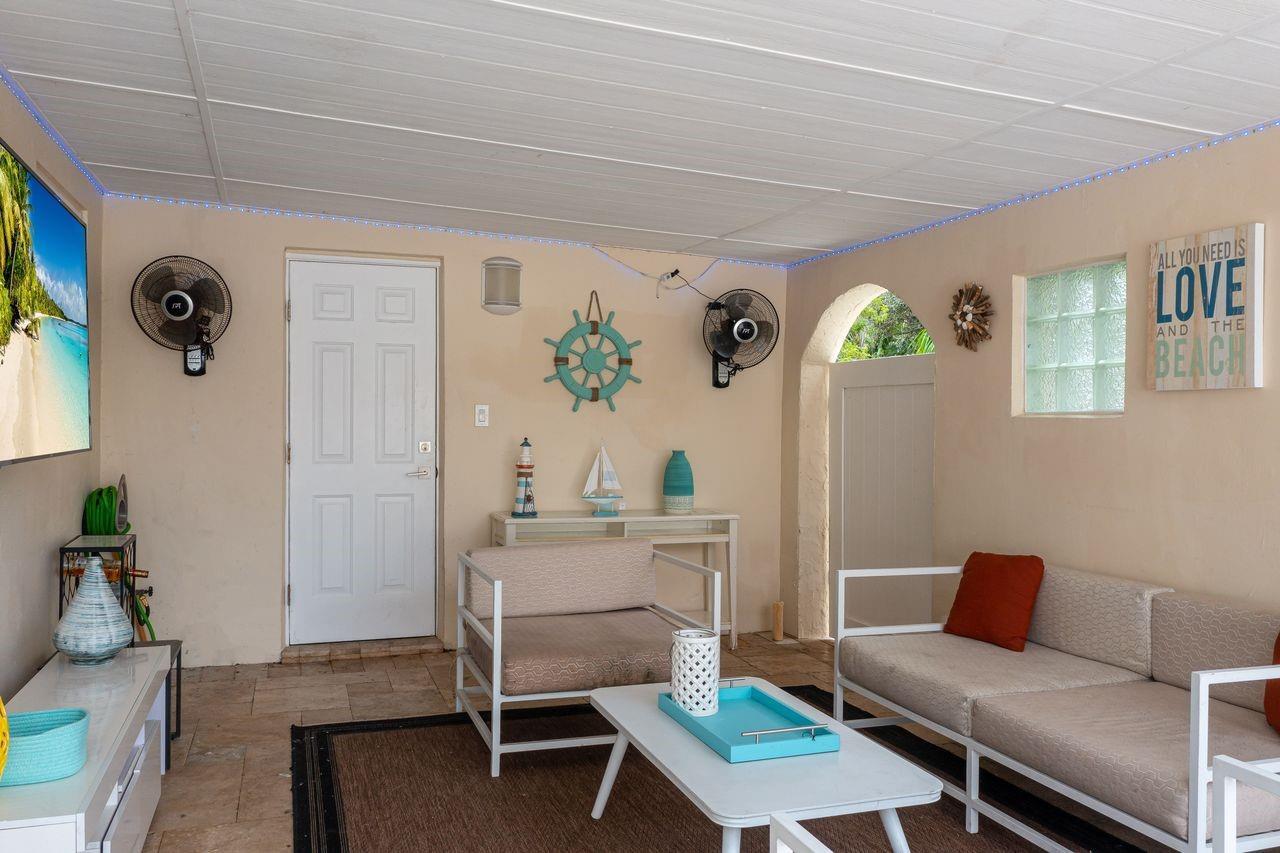 Building Photo - 1900 N Victoria Park Rd