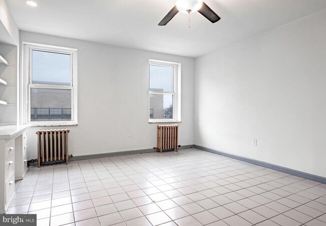 Building Photo - 1327 Snyder Ave