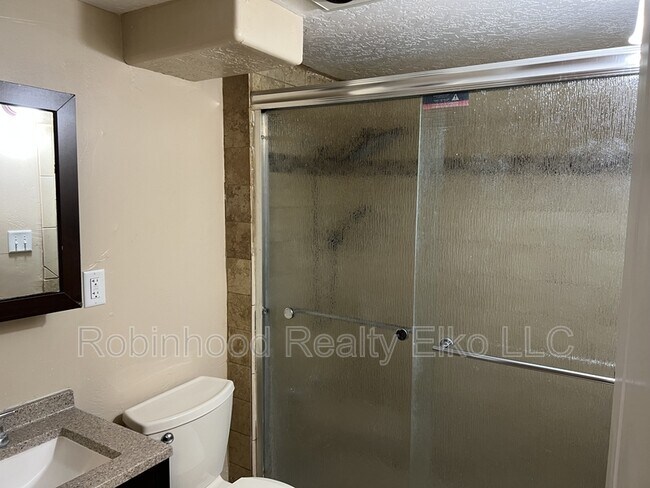 Building Photo - 786 Wilson Ave