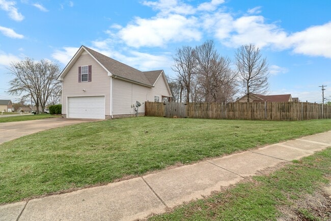 Building Photo - 3809 Man O War Blvd