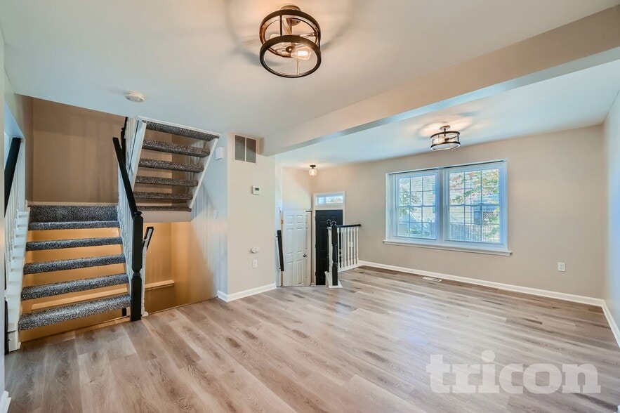 Building Photo - 719 Dayspring Dr