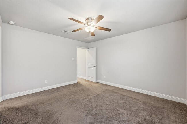 Building Photo - 5460 Blue Quail Dr