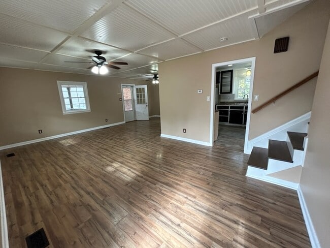 Building Photo - 1435 Marlborough Rd