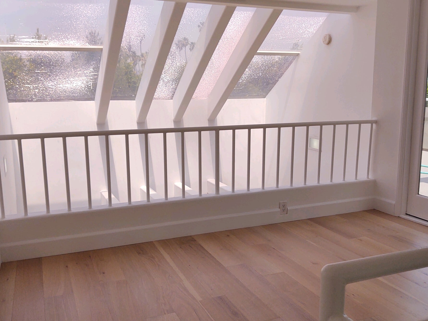 loft area with skylight - 1422 19th St