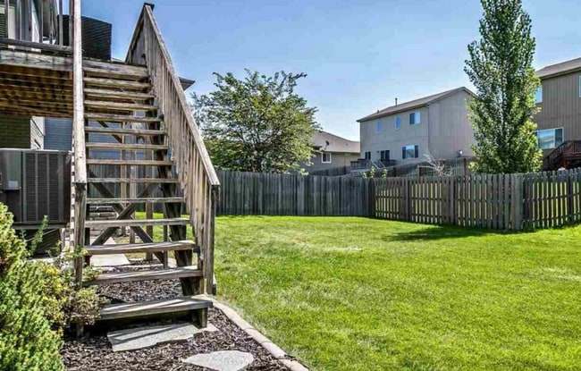 Building Photo - Your Next Home Awaits In Papillion!!