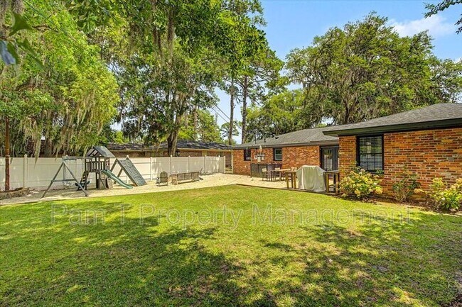 Building Photo - 1332 Grace Dr
