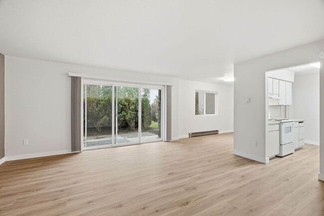 Building Photo - 3102 E 27th Ave