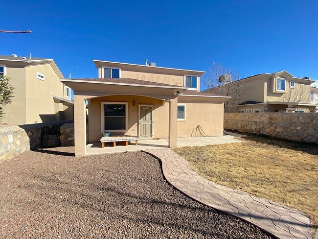 Building Photo - Northeast El Paso 4 Bed Plus Loft w/ Refri...