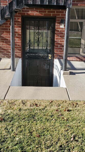 Building Photo - 2526 S Williams St