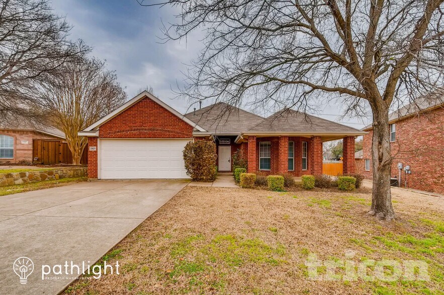 Building Photo - 2921 Gabriel Dr