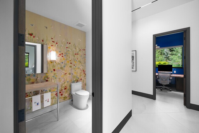 Building Photo - 1411 Crystal Lake Rd