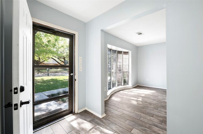 Building Photo - 503 Bellmar Ln