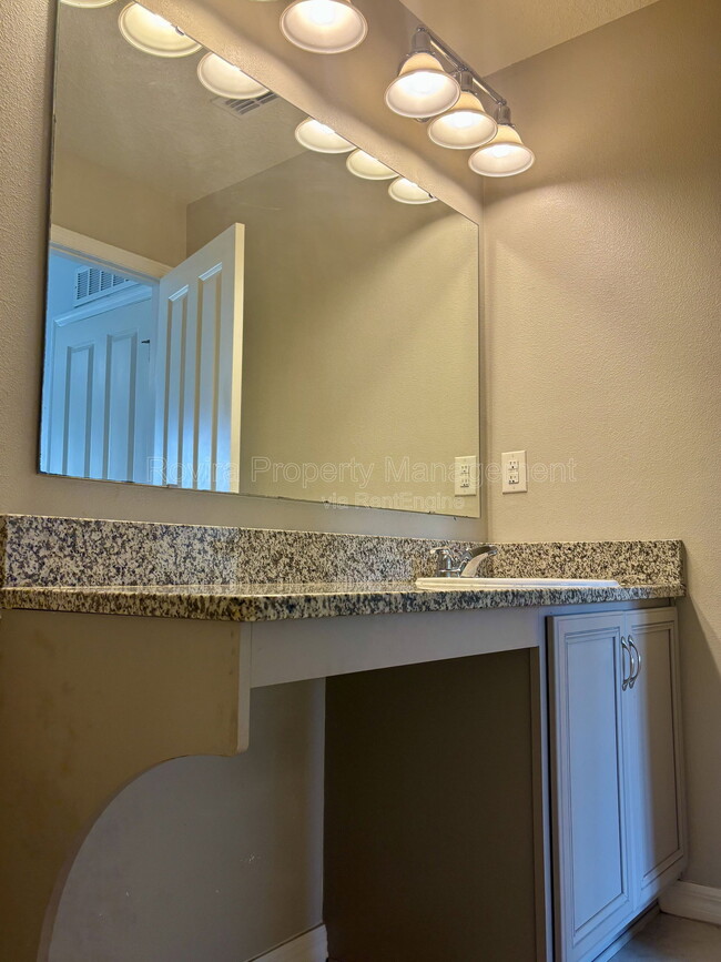 Building Photo - 5124 Crown Hvn Dr