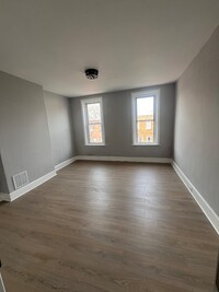 Building Photo - 308 Chestnut St