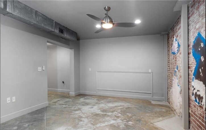 Building Photo - 2304 University Blvd