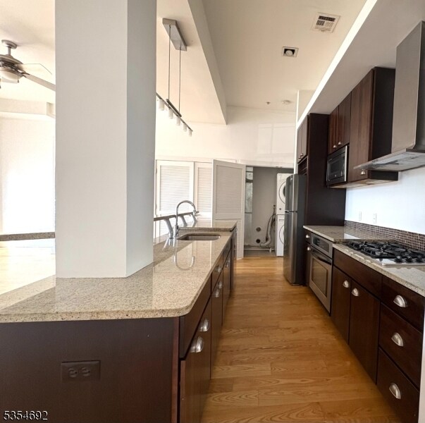 Building Photo - 988 Johnson Pl