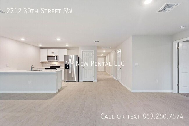 Building Photo - 2712 30th St SW